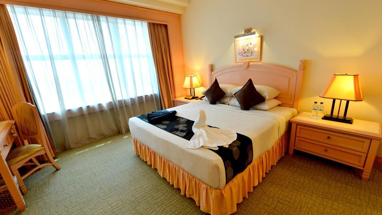 Emerald Puteri Hotel Sungai Petani Exterior foto